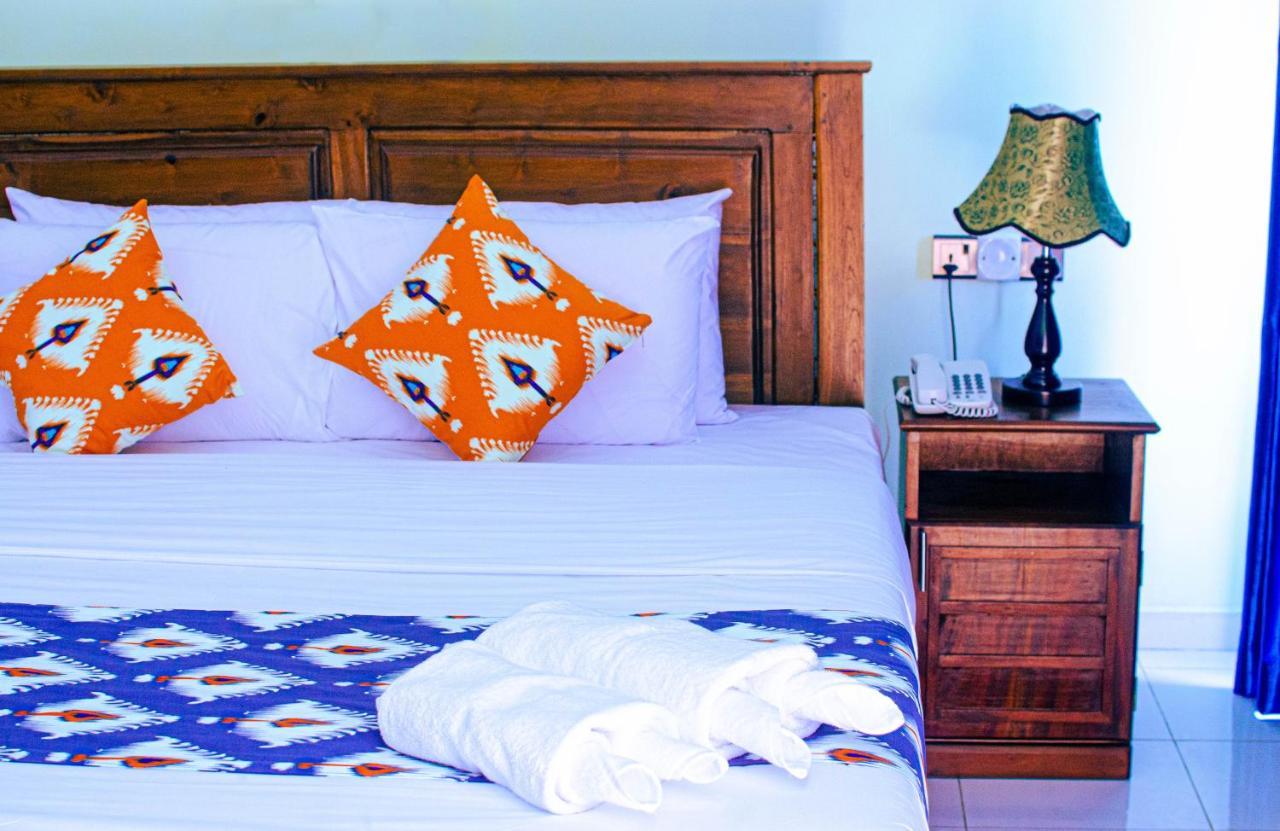 Calypso Sunset Hotel Iranawila Luaran gambar