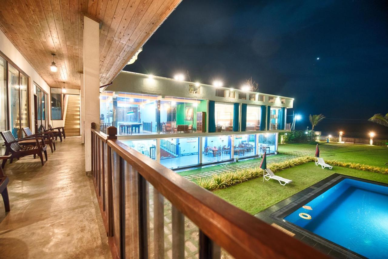 Calypso Sunset Hotel Iranawila Luaran gambar